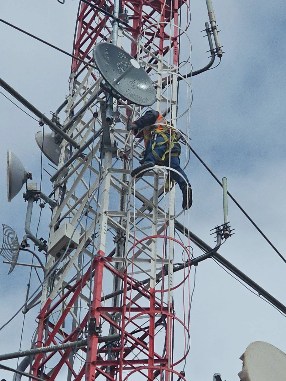 MIGRACIÓN SISTEMA DE COMUNICACIÓN DE RADIOS - RECURSOS HÍDRICOS CUAJONE - Imagen 7
