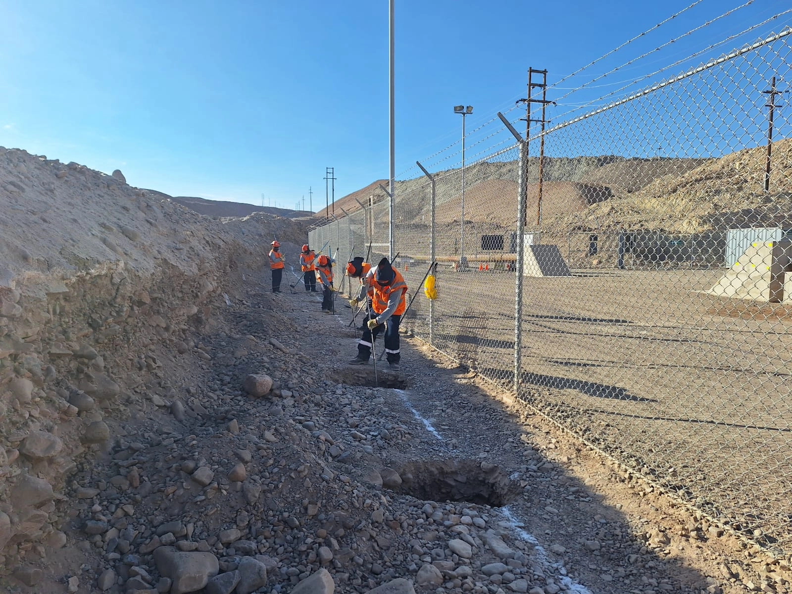 MEJORAMIENTO DEL SISTEMA DE ILUMINACION, SISTEMA DE ALARMA PERIMETRAL, INSTALACION DE CAMARAS CCTV EN QH - Imagen 6